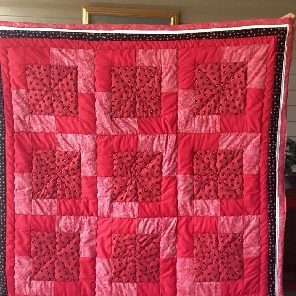 NWT Hand Crafted “Scotty Lovers” Red White and Black Elegant Lap Quilt